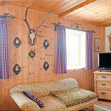 Cosy In Schwarzenberg Im Bohmerwald Near Ski Area Daire Schwarzenberg am Bohmerwald